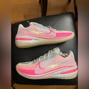 Nike Air Zoom GT Cut Think Pink men’s basketball shoes size 8